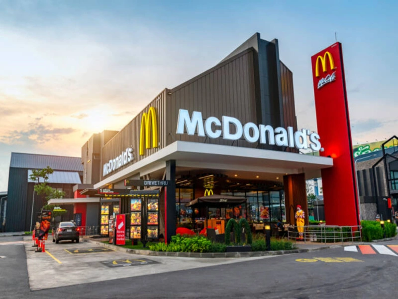 Restaurante Mcdonald's desde fuera