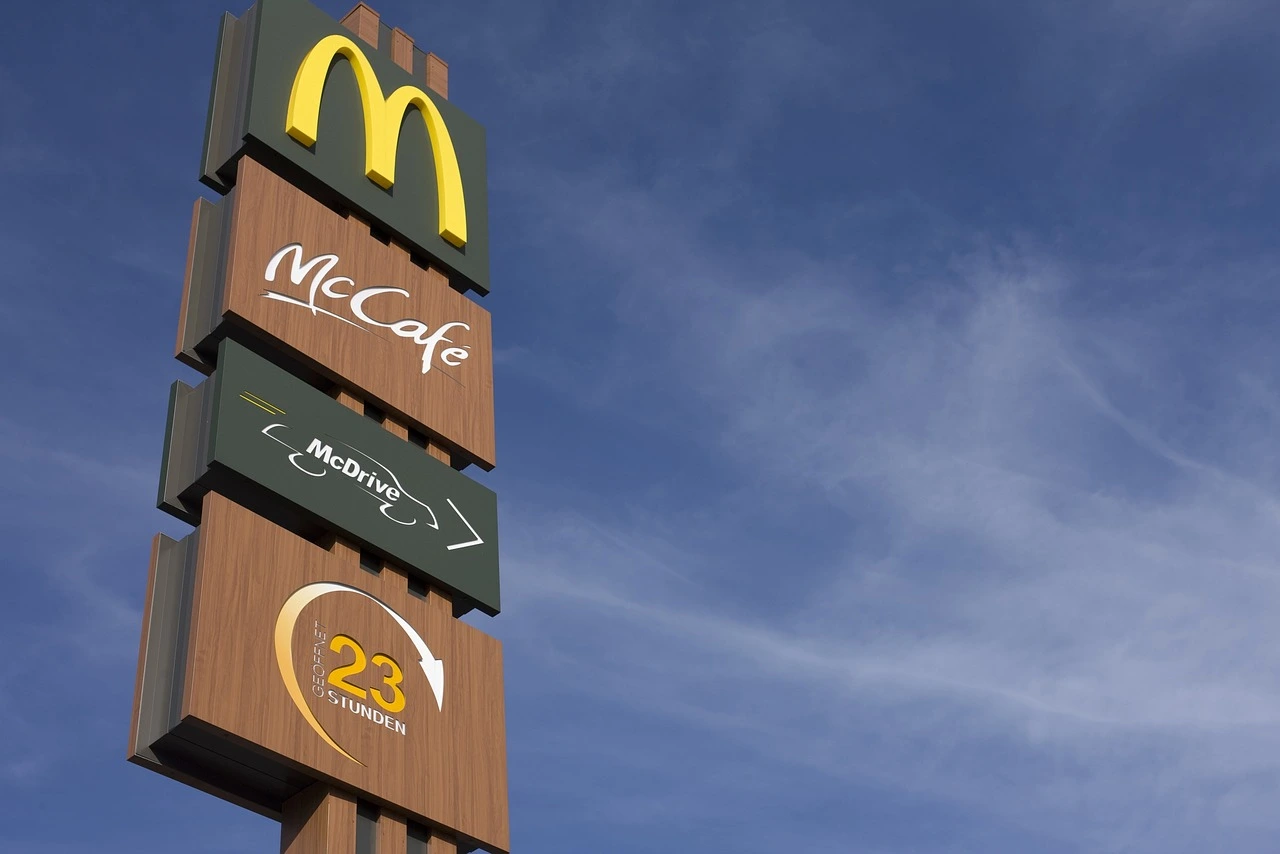 Paneau Mcdonalds
